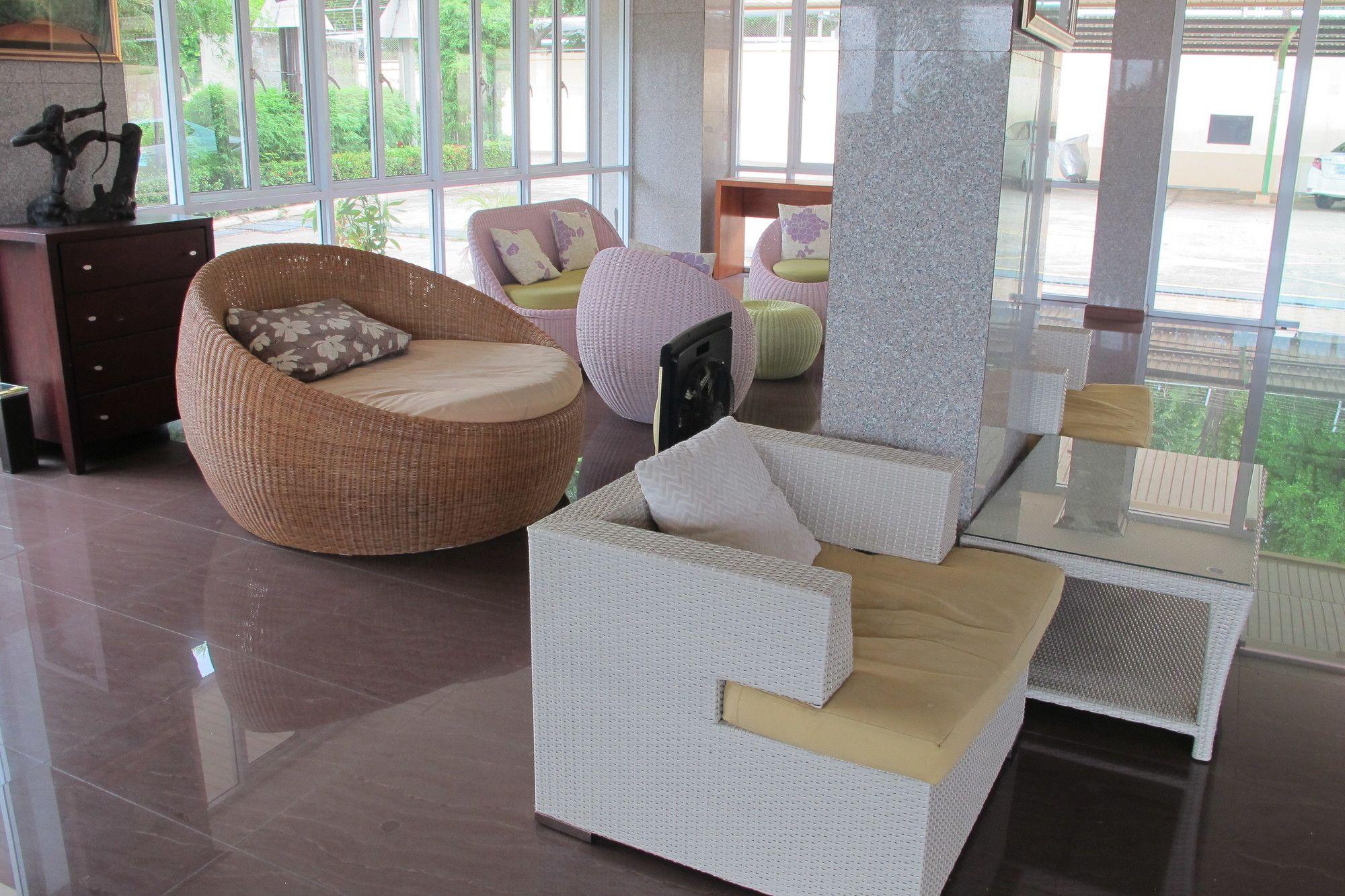 Chateau Vista Serviced Apartment Сі-Рача Екстер'єр фото