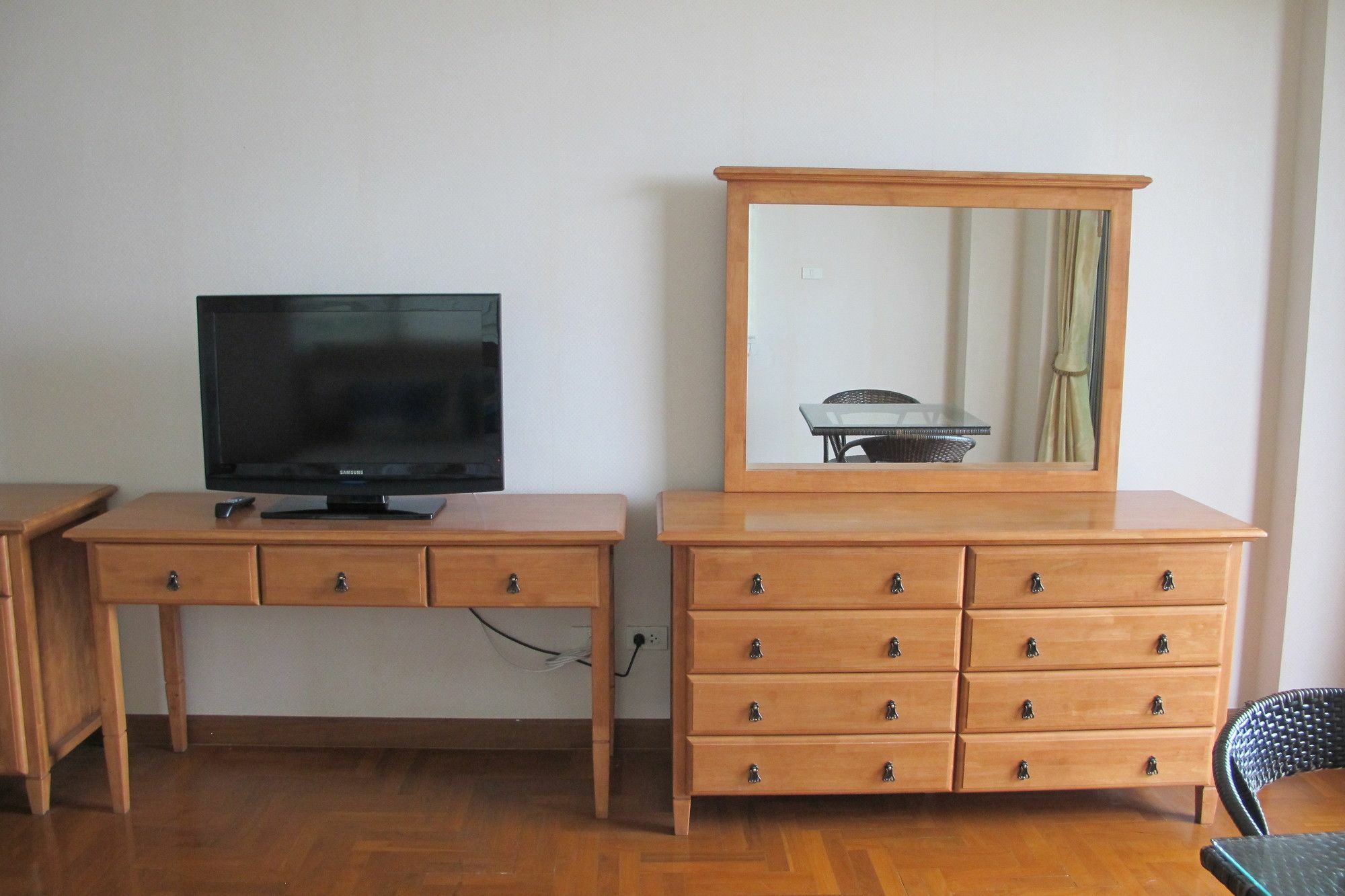Chateau Vista Serviced Apartment Сі-Рача Екстер'єр фото