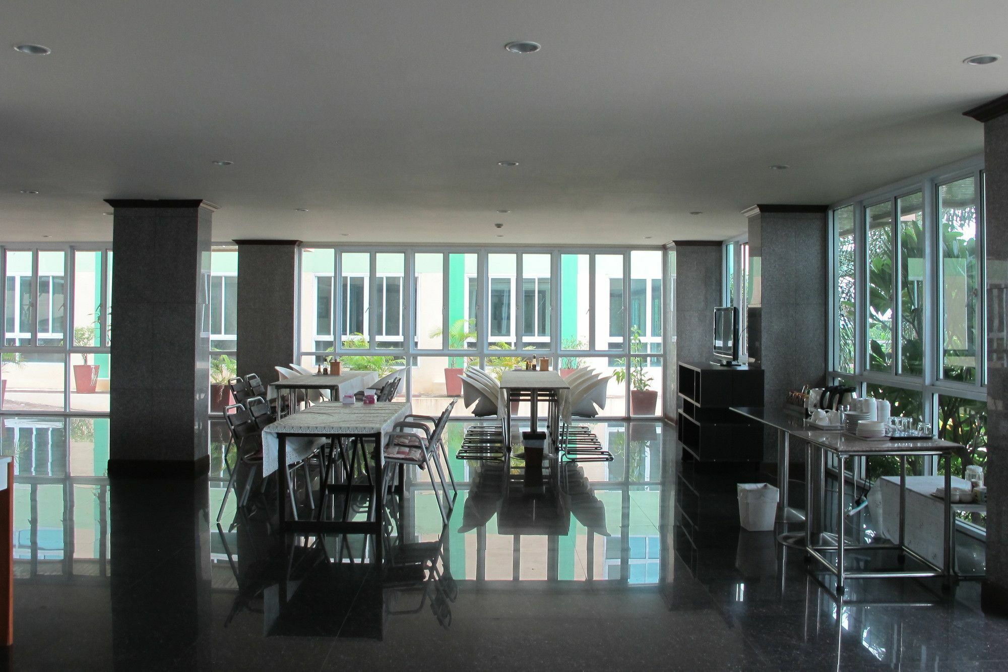 Chateau Vista Serviced Apartment Сі-Рача Екстер'єр фото